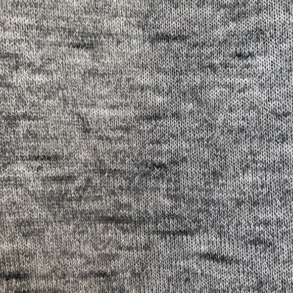 Aritzia (Wilfred) Grey & White Top - Size M - Picture 6 of 6